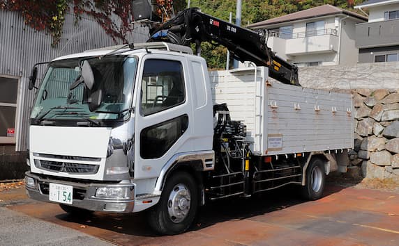 HIABクレーン付きトラック（増トン車）